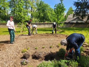 NAHOMA-NEVERS-ATELIER-JARDIN