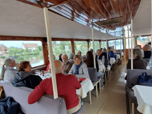 nahoma-vernon-dejeuner-croisiere-restaurant