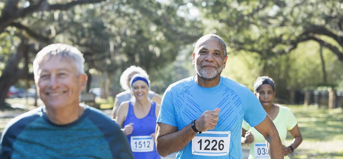 Marche nordique, trail, marathon… Comment se préparer à une course après 65 ans ?