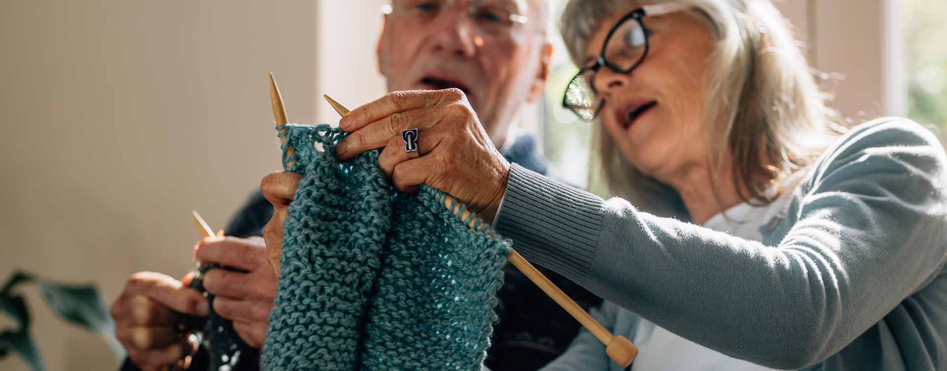 Couture, tricot, crochet : le matériel de base à avoir chez soi